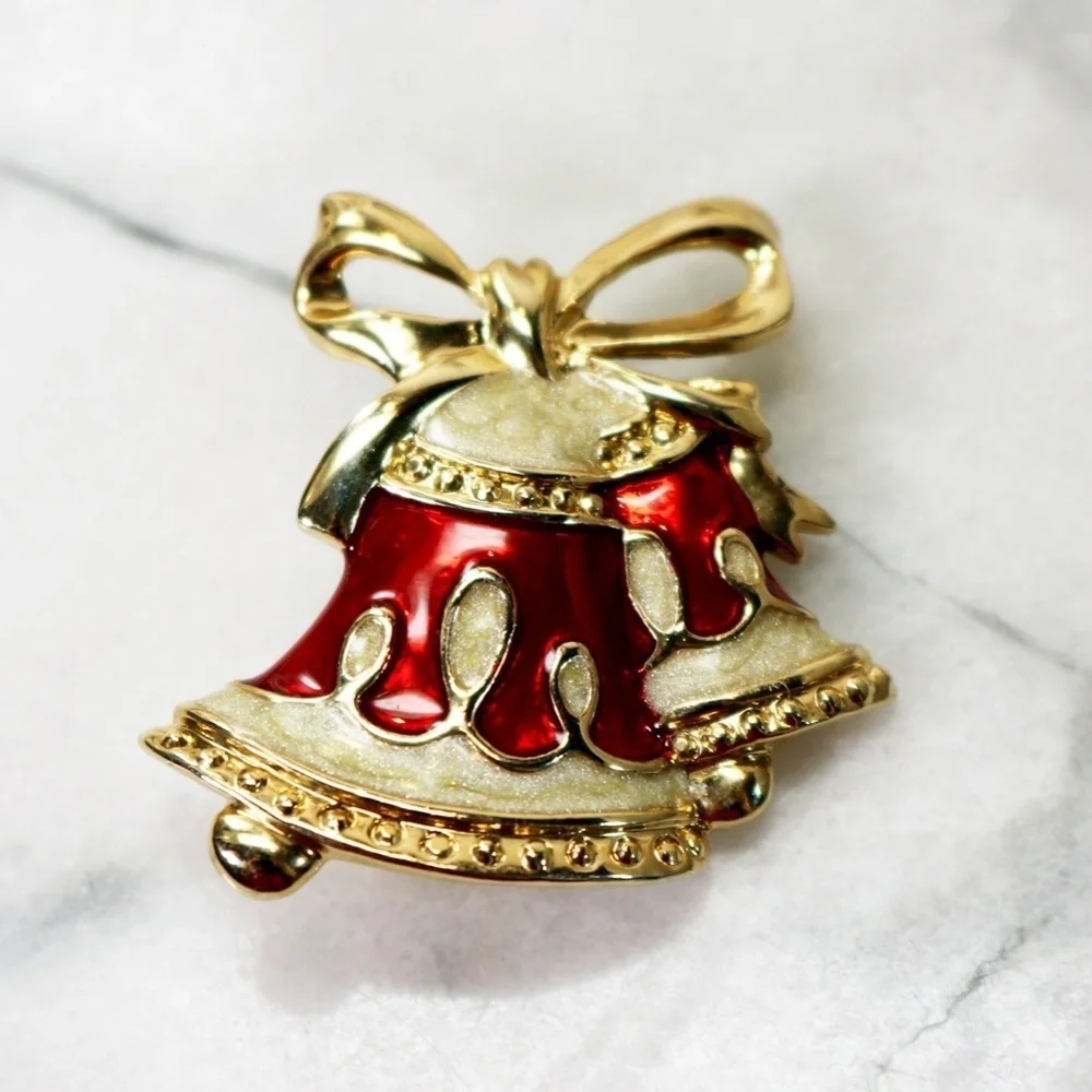 🎄🧑🏻‍🎄✨ Monet Holiday Bell Brooch with Gold & Red Enamel Highlights ⚜️🎁🎄✨